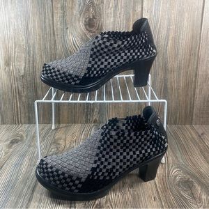 Bernie Mev Women's Size 9-9.5 US 40 EUR Chesca Gray and Black Shootie Shoes